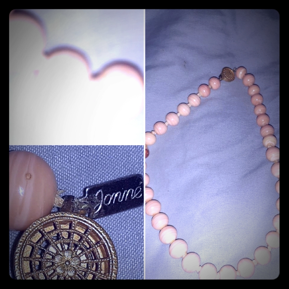 Peach Agate Jamme antique necklace